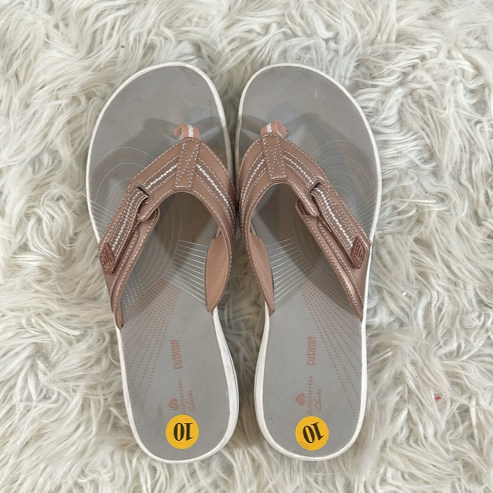 Clarks Cloudsteppers Women's Brinkley Jazz Flip-Flops - Rose Gold - Size 10 - Picture 6 of 12